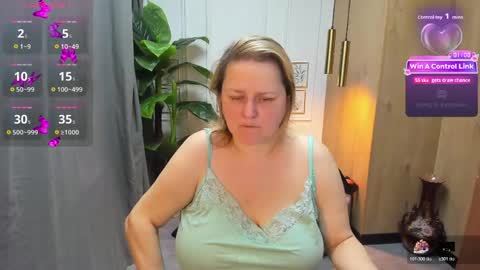 Snapshot of scarlettsoft chatting on 04-26-26, 05:27 Scarlett online show from 04-26-26, 05:27