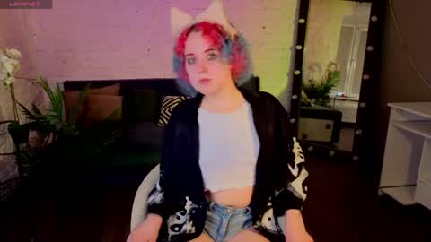 Snapshot of scarlettsparksxx chatting on 05-17-26, 05:27 Scarlett online show from 05-17-26, 05:27