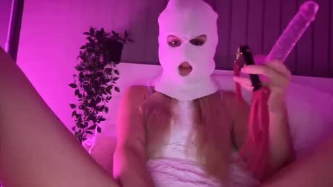 Snapshot of scarlettstells chatting on 12-05-25, 11:30 Scarlett stells online show from 12-05-25, 11:30