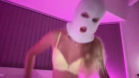 Snapshot of scarlettstells chatting on 12-16-25, 09:47 Scarlett stells online show from 12-16-25, 09:47