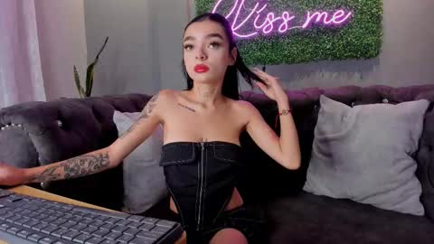 Scarlet online show from 10-10-25, 03:22