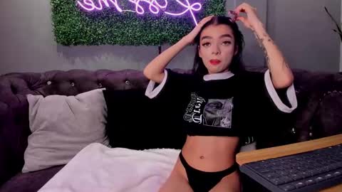 Scarlet online show from 10-27-25, 06:12