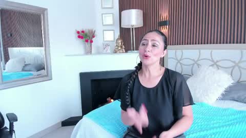 Snapshot of scarrlet_fox chatting on 04-24-26, 07:49 Scarlet online show from 04-24-26, 07:49