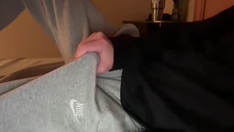 Snapshot of scb894682 chatting on 01-19-25, 05:48 Skinny College Boy online show from 01-19-25, 05:48