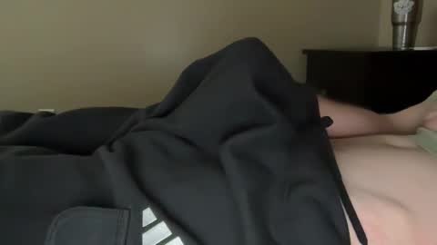 Snapshot of scb894682 chatting on 05-07-26, 10:48 Skinny College Boy online show from 05-07-26, 10:48