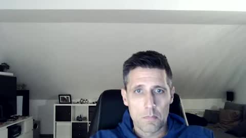 Snapshot of schnuckigeil chatting on 01-02-25, 05:39 Dildomen online show from 01-02-25, 05:39