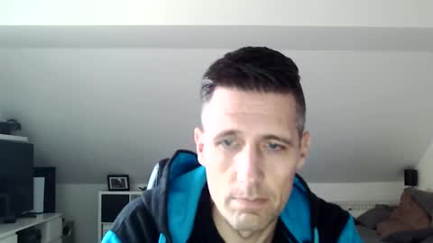 Snapshot of schnuckigeil chatting on 02-05-25, 02:37 Dildomen online show from 02-05-25, 02:37