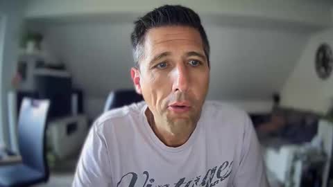 Snapshot of schnuckigeil chatting on 09-10-25, 10:59 Dildomen online show from 09-10-25, 10:59