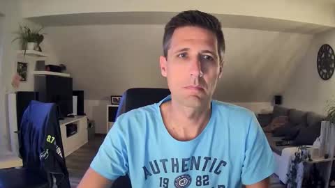 Snapshot of schnuckigeil chatting on 09-11-25, 05:46 Dildomen online show from 09-11-25, 05:46