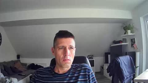 Snapshot of schnuckigeil chatting on 11-12-25, 12:38 Dildomen online show from 11-12-25, 12:38