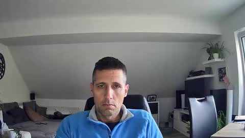 Snapshot of schnuckigeil chatting on 11-15-25, 11:40 Dildomen online show from 11-15-25, 11:40