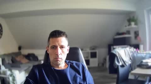 Snapshot of schnuckigeil chatting on 11-21-25, 08:24 Dildomen online show from 11-21-25, 08:24