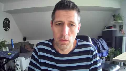 Snapshot of schnuckigeil chatting on 02-04-26, 12:33 Dildomen online show from 02-04-26, 12:33