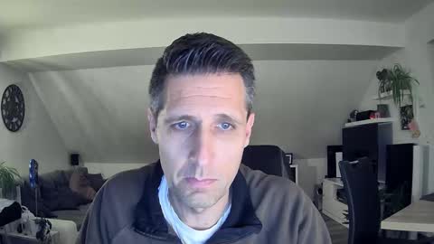 Snapshot of schnuckigeil chatting on 02-10-26, 06:23 Dildomen online show from 02-10-26, 06:23