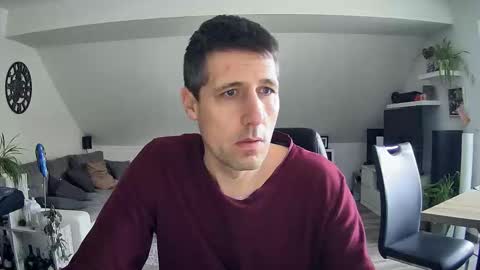 Snapshot of schnuckigeil chatting on 02-19-26, 07:59 Dildomen online show from 02-19-26, 07:59