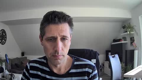 Snapshot of schnuckigeil chatting on 02-25-26, 12:15 Dildomen online show from 02-25-26, 12:15