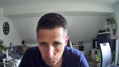 Snapshot of schnuckigeil chatting on 05-08-26, 09:25 Dildomen online show from 05-08-26, 09:25