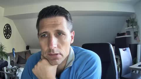 Snapshot of schnuckigeil chatting on 05-18-26, 04:24 Dildomen online show from 05-18-26, 04:24