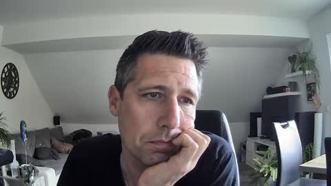 Snapshot of schnuckigeil chatting on 05-21-26, 11:28 Dildomen online show from 05-21-26, 11:28