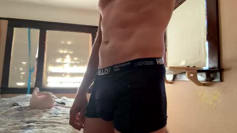 Snapshot of schooldayz chatting on 10-18-25, 11:38 schooldayz online show from 10-18-25, 11:38