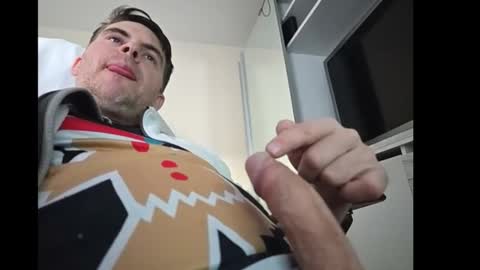 Snapshot of schosch01 chatting on 12-13-24, 01:44 schosch01 online show from 12-13-24, 01:44