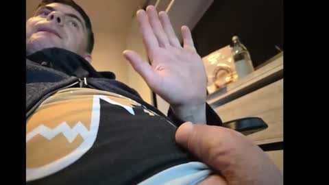 Snapshot of schosch01 chatting on 12-16-24, 09:09 schosch01 online show from 12-16-24, 09:09