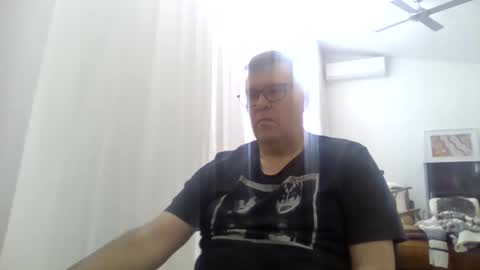 Snapshot of scoobs71 chatting on 06-11-26, 02:22 Scoobs online show from 06-11-26, 02:22