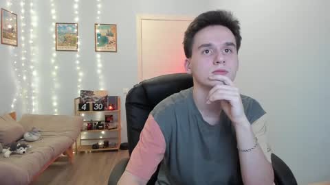 Thomas brunette and Alex blond online show from 12-12-24, 11:58