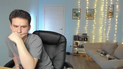 Thomas brunette and Alex blond online show from 12-21-24, 12:27