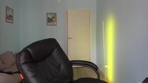 Thomas brunette and Alex blond online show from 03-02-25, 01:16