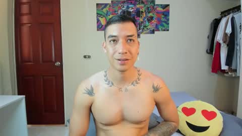 Snapshot of scotrisse chatting on 03-10-25, 06:23 Daniel martinez - Independent model online show from 03-10-25, 06:23