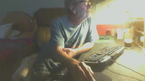 Snapshot of scotsman_62 chatting on 05-12-26, 05:15 scotsman_62 online show from 05-12-26, 05:15