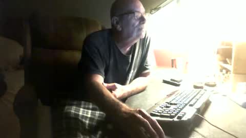 Snapshot of scotsman_62 chatting on 06-08-26, 07:09 scotsman_62 online show from 06-08-26, 07:09