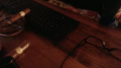 Snapshot of scott1usa chatting on 02-21-25, 02:06 scott1usa online show from 02-21-25, 02:06