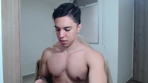 Twitter Scott brasher1 Instagram Camiloestuardo2 online show from 01-24-25, 10:30