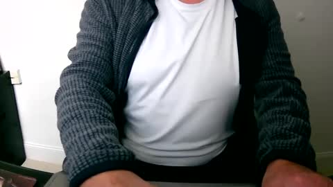 Snapshot of scotti30 chatting on 12-30-24, 12:09 Scott online show from 12-30-24, 12:09