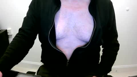 Snapshot of scotti30 chatting on 01-07-25, 09:29 Scott online show from 01-07-25, 09:29