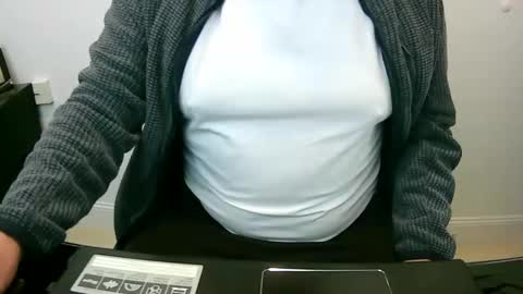 Snapshot of scotti30 chatting on 01-12-25, 12:23 Scott online show from 01-12-25, 12:23