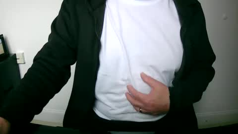 Snapshot of scotti30 chatting on 02-18-25, 08:38 Scott online show from 02-18-25, 08:38