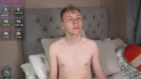 Snapshot of scottish_twink01 chatting on 05-29-26, 08:18 danny online show from 05-29-26, 08:18