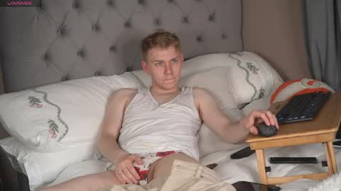 Snapshot of scottish_twink01 chatting on 06-05-26, 10:59 danny online show from 06-05-26, 10:59