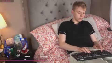Snapshot of scottish_twink01 chatting on 06-13-26, 10:40 danny online show from 06-13-26, 10:40