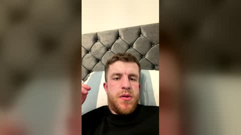 Snapshot of scottishguy220110 chatting on 06-07-26, 09:07 scottishguy220110 online show from 06-07-26, 09:07