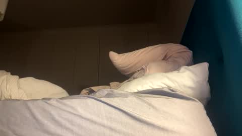 Snapshot of scottric chatting on 09-14-25, 10:09 SexyDaddy online show from 09-14-25, 10:09