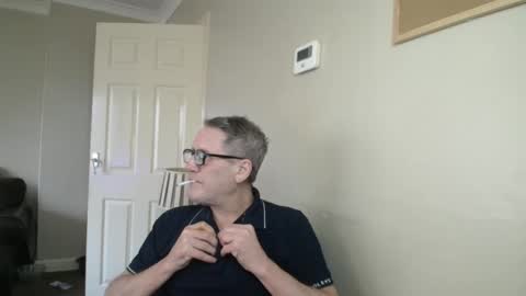 James online show from 11-05-25, 10:48