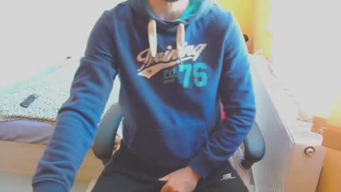 Snapshot of scotty_98 chatting on 01-04-25, 01:21 scotty_98 online show from 01-04-25, 01:21