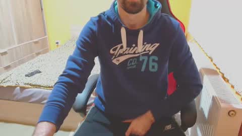 Snapshot of scotty_98 chatting on 01-04-25, 04:22 scotty_98 online show from 01-04-25, 04:22