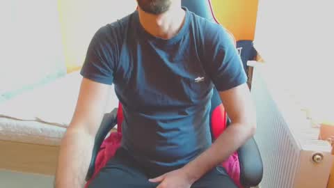 Snapshot of scotty_98 chatting on 01-12-25, 11:07 scotty_98 online show from 01-12-25, 11:07