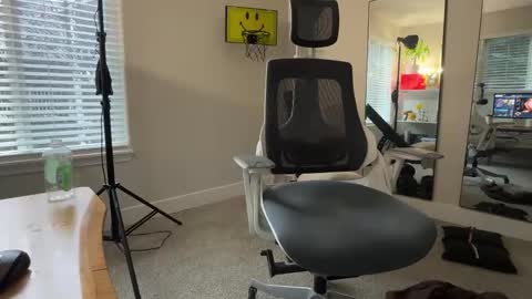 Snapshot of scottybeam chatting on 12-04-25, 05:54 Scotty online show from 12-04-25, 05:54