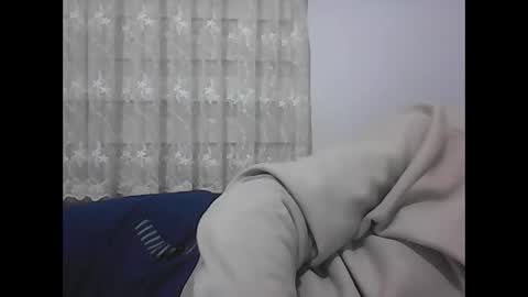 Snapshot of screw2 chatting on 12-08-24, 08:25 Evren online show from 12-08-24, 08:25